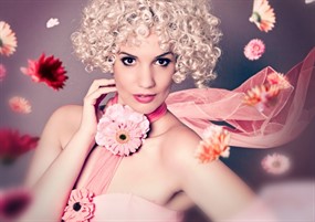 金色短卷发发型图片